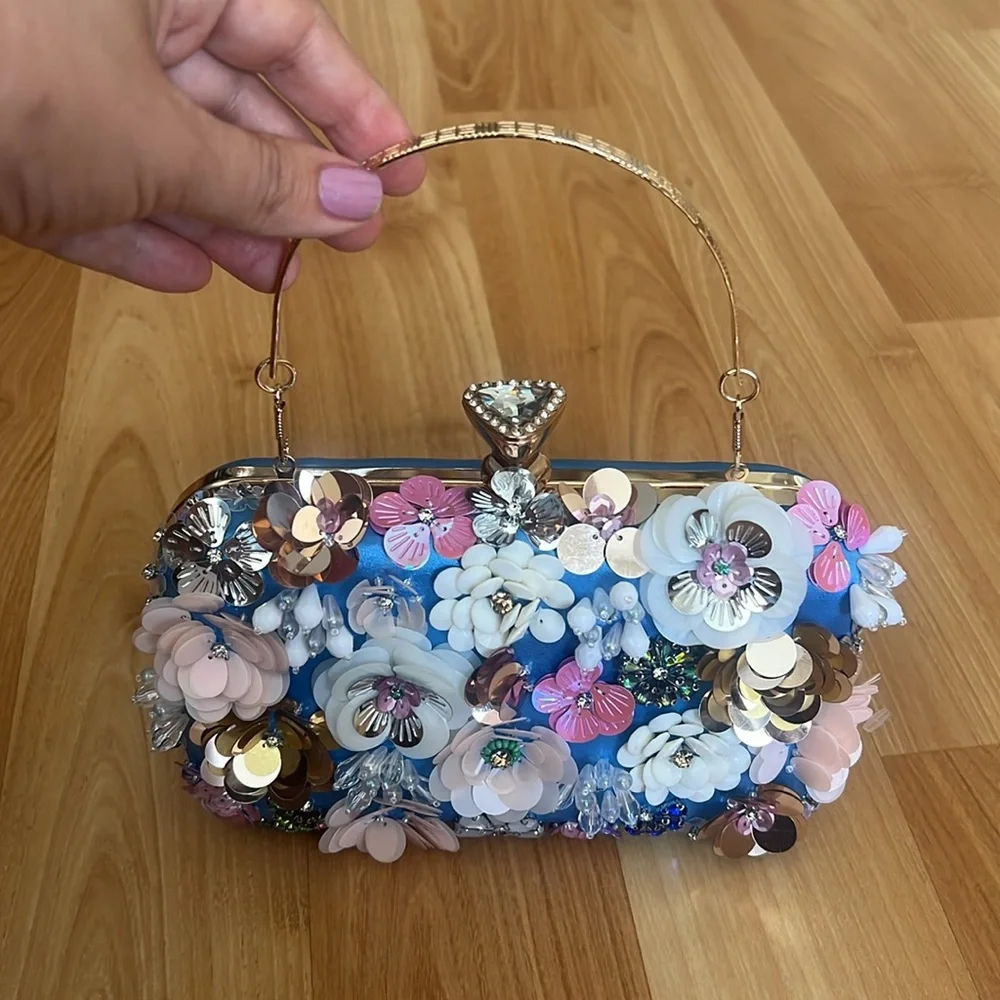 COPY - Bebe Sequenced Daisy Clutch - Picture 7 of 17